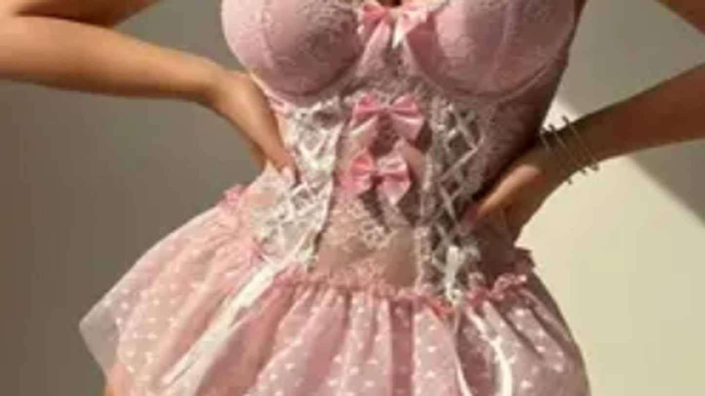 Isaline – Rosa Korsett und sexy Petticoat