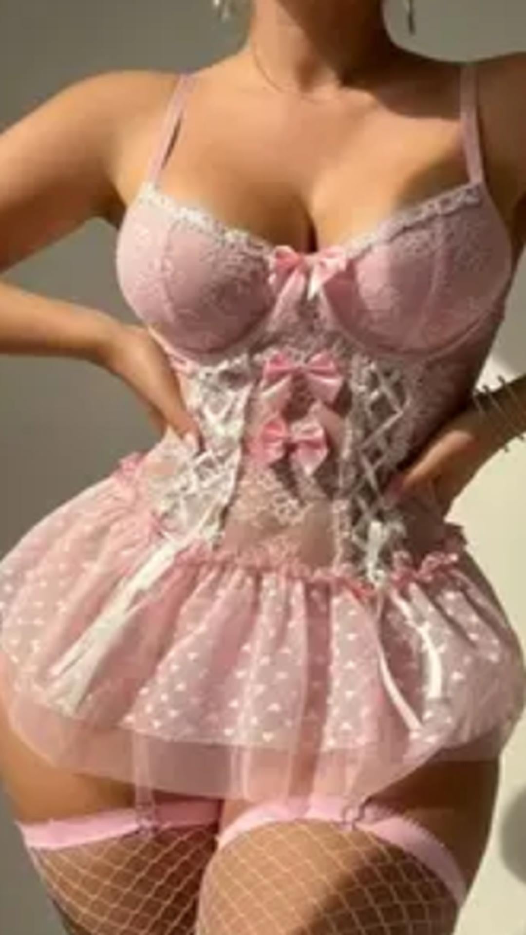 Isaline – Rosa Korsett und sexy Petticoat