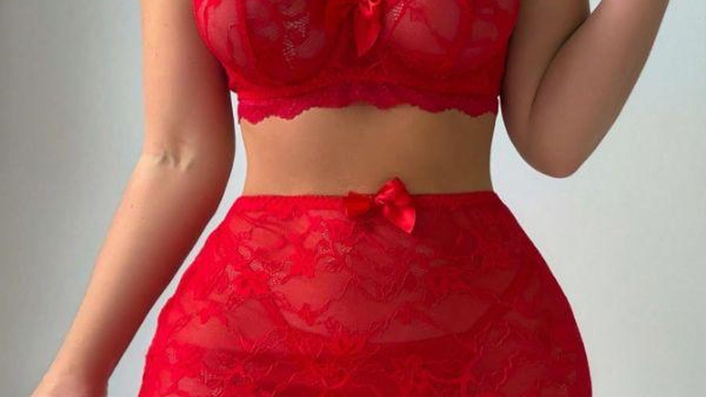 Marilyne - Romantic Red Lace