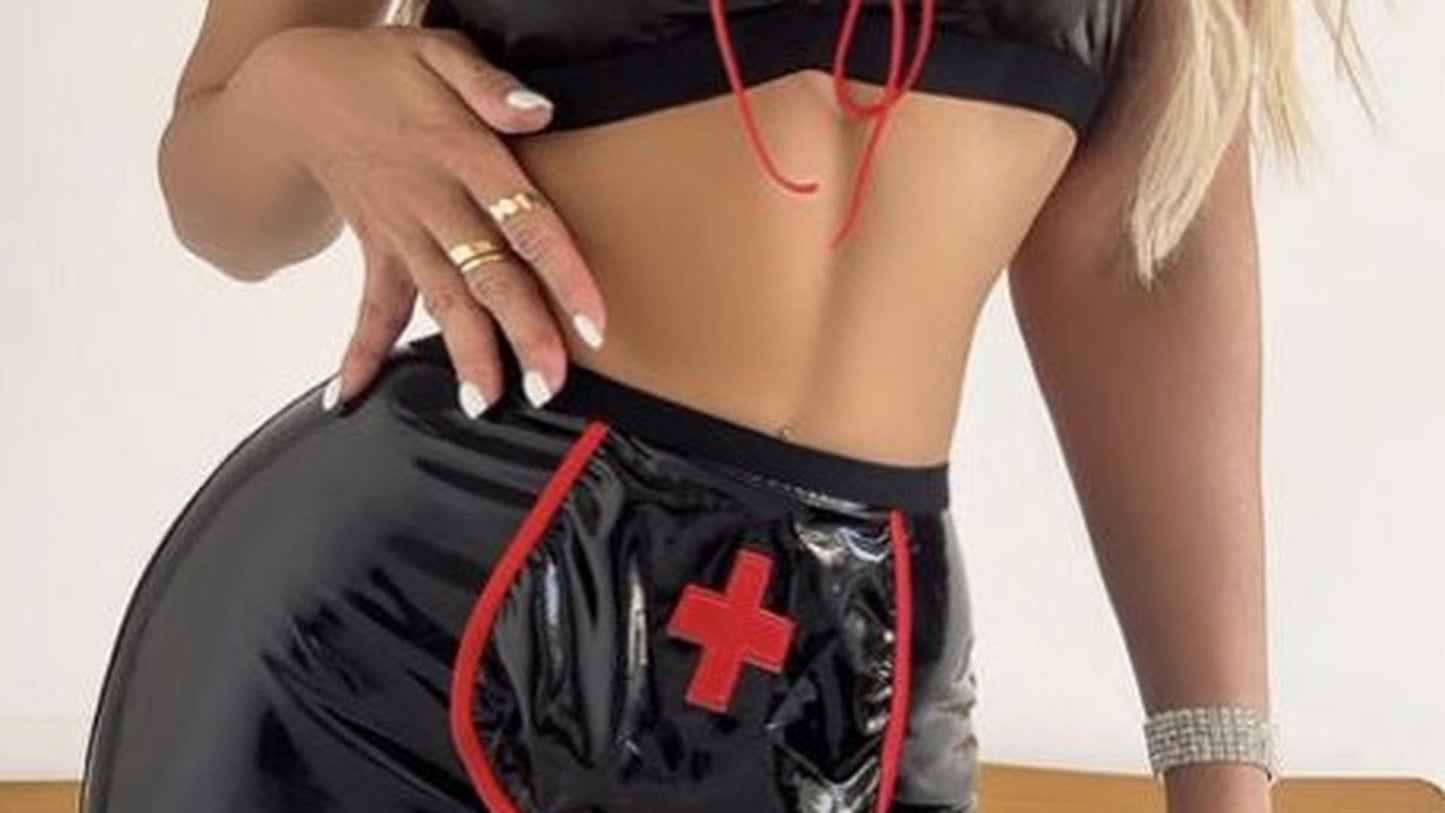Meredith - Costume Infirmière rouge et noir simili cuir