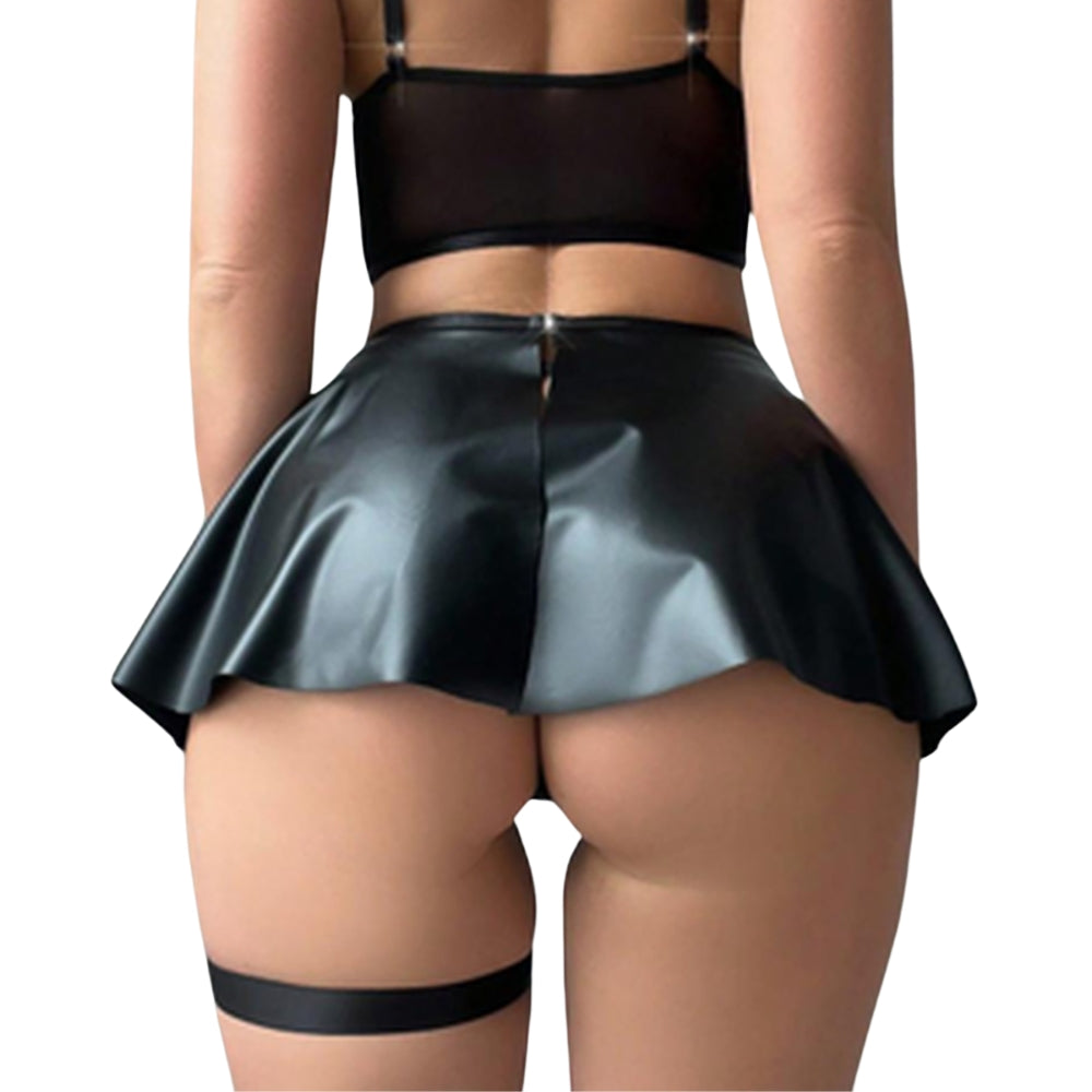 Celina - Tenue Noire en Simili Cuir