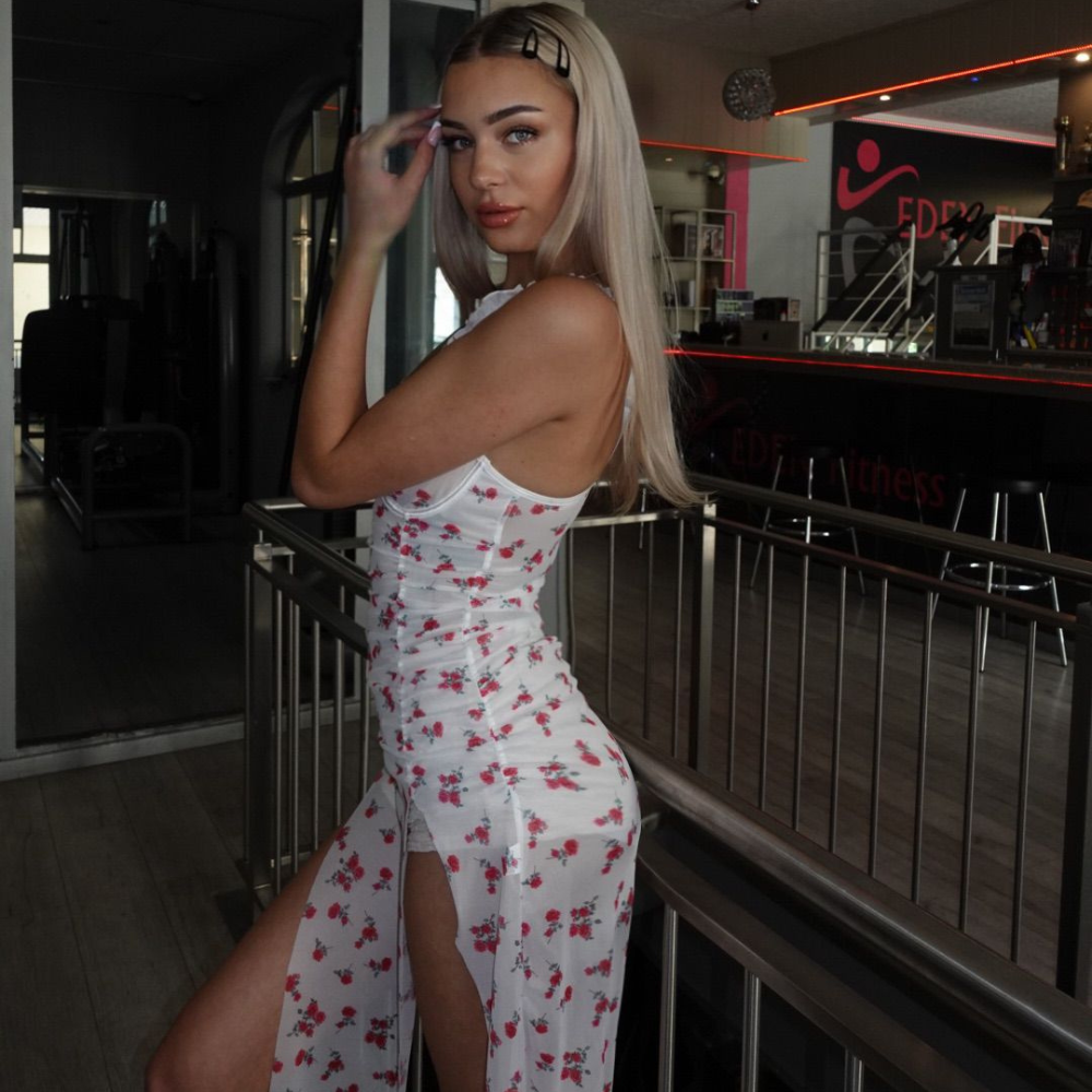 Gabriella - Long white floral nightgown - Thong