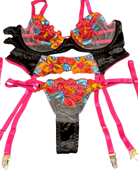 Georgina - Ensemble Lingerie 4 pièces – Broderies florales & finitions dorées