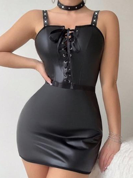 Riley - Robe moulante simili cuir avec brettelles - String - Collier